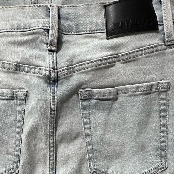 DKNY long with a denim maxi skirt from Jeans.
Size: 2 - Picture 8 of 10